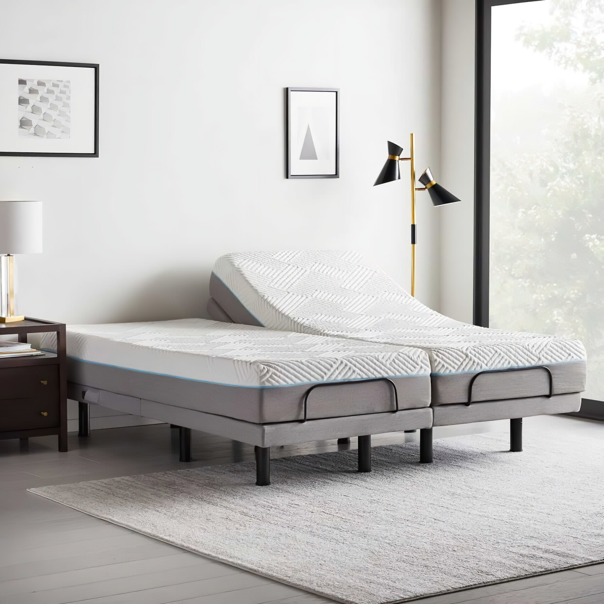 Malouf M555 adjustable bed base at Mattress Direct Oviedo